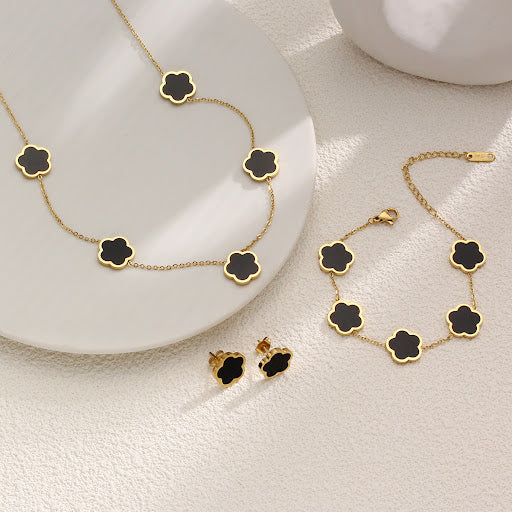 Black Clover Jewellery Set